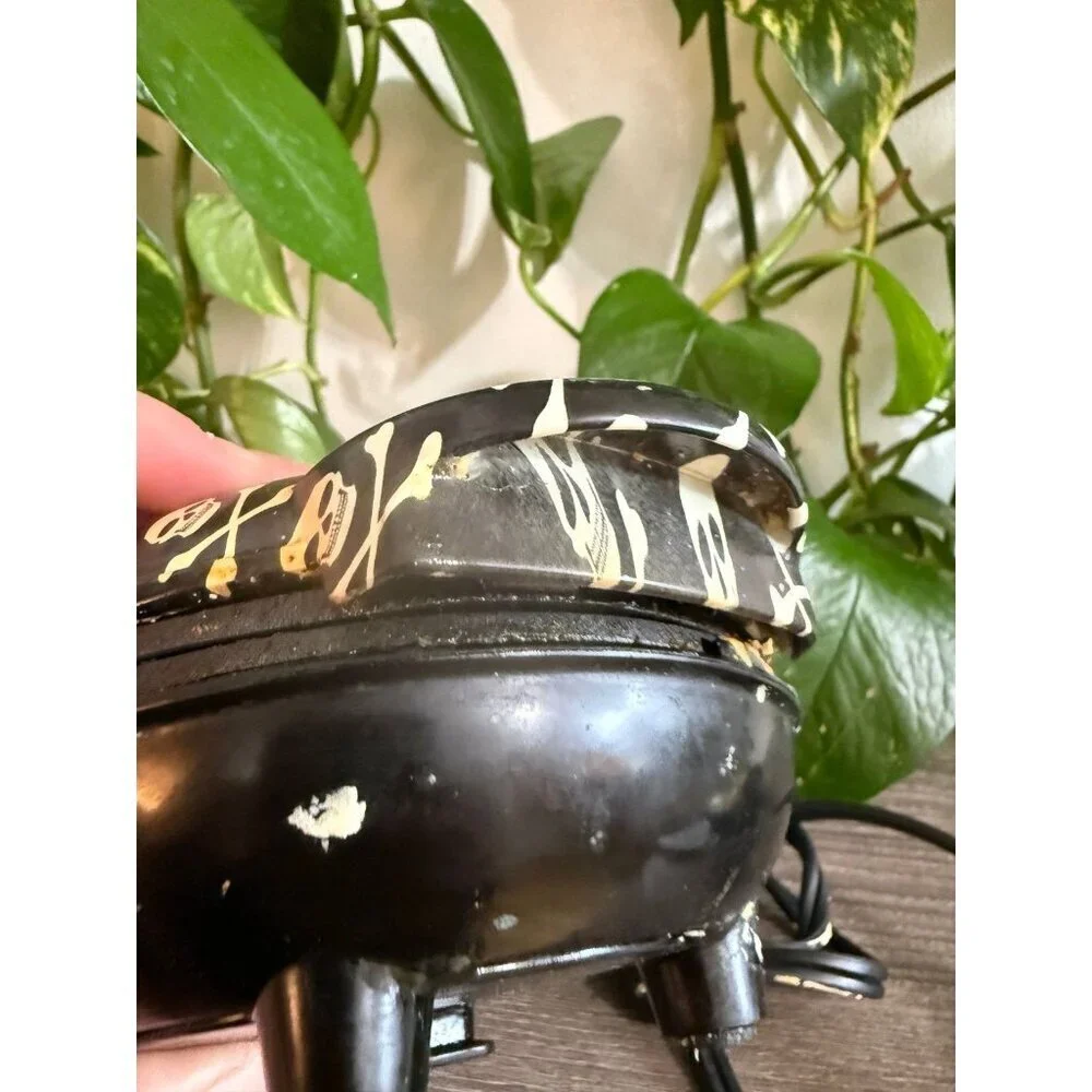 DASH mini skull waffle maker
